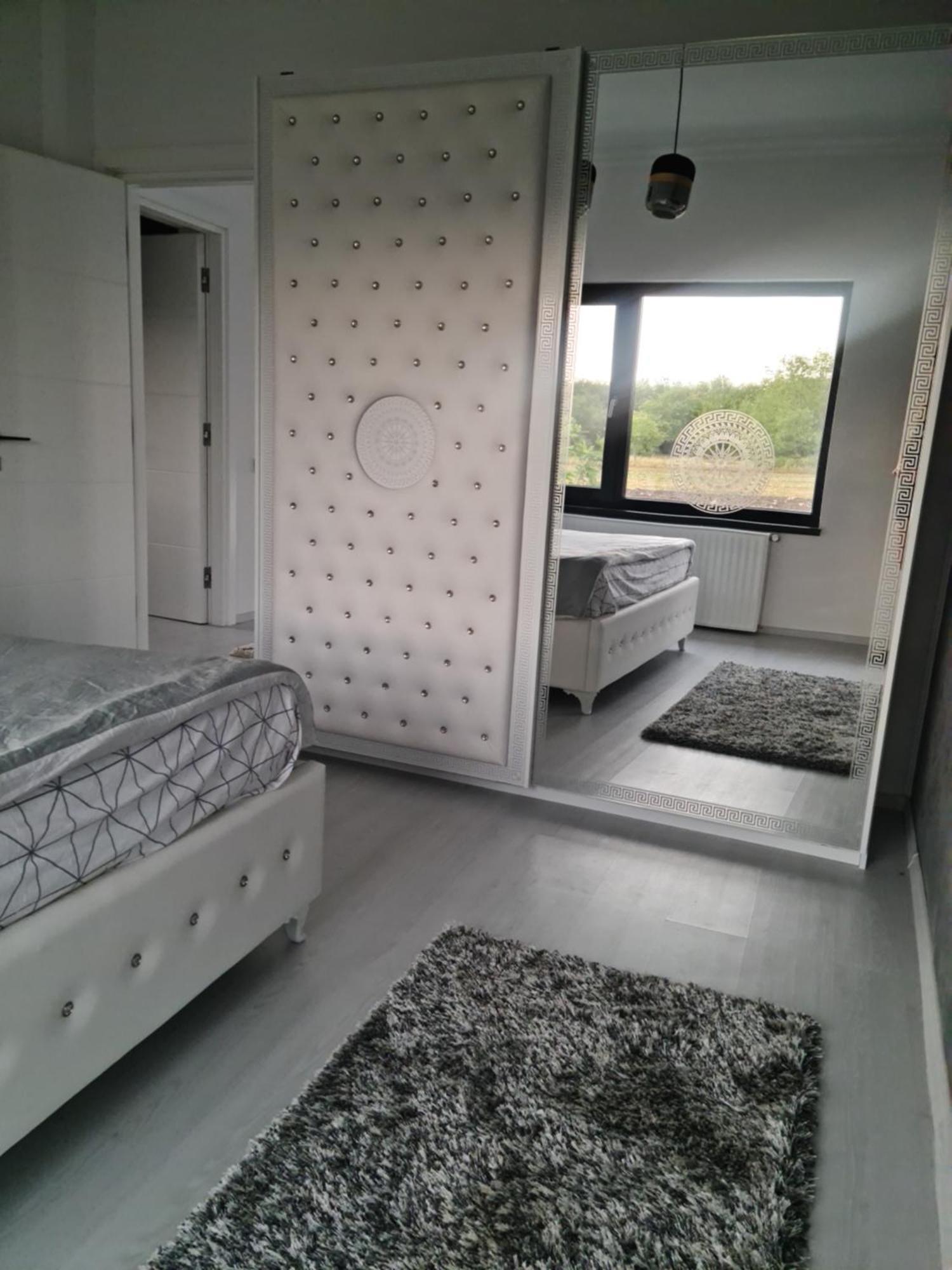 Vilă Grey House *