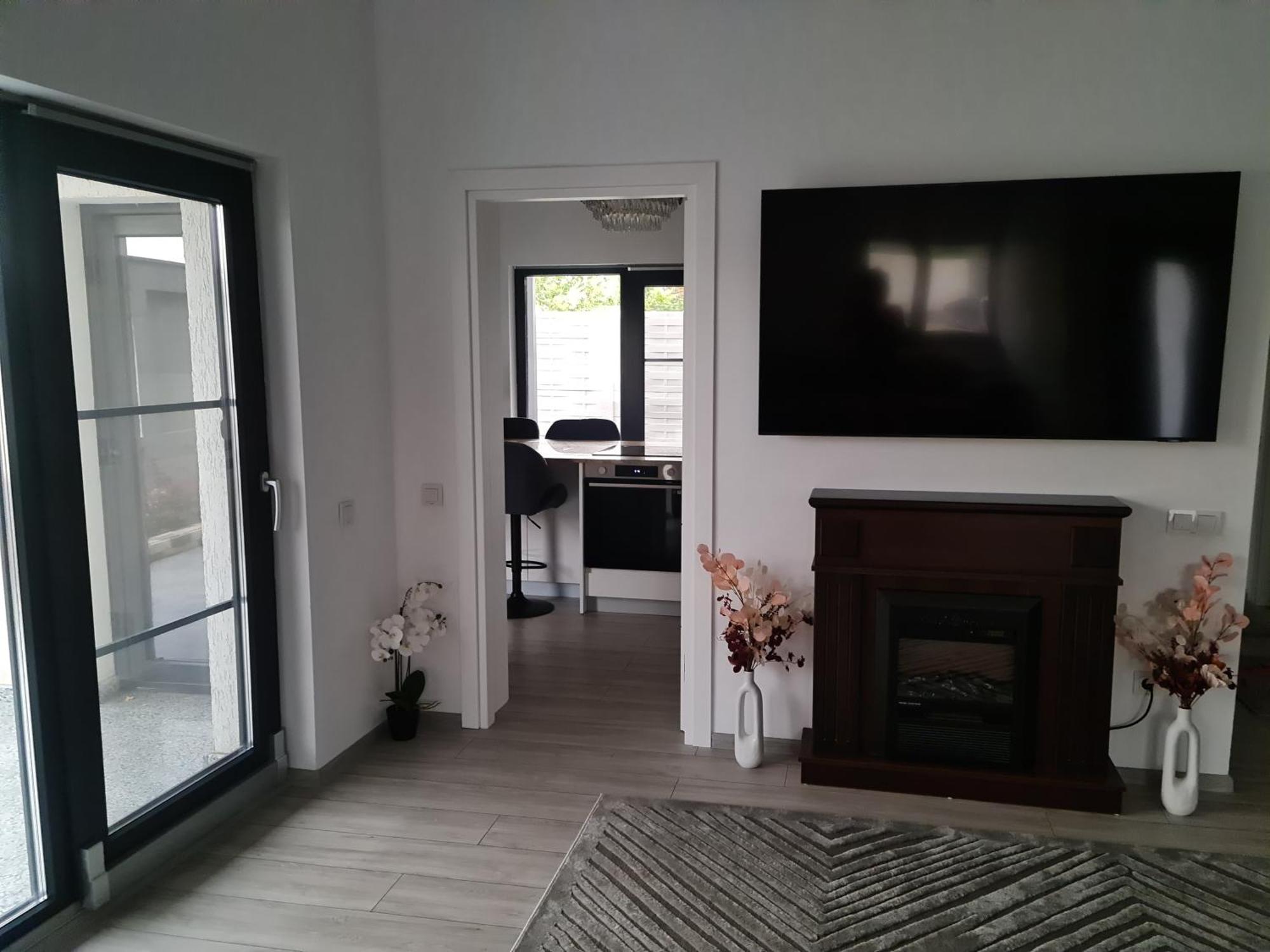 Grey House Bucureşti